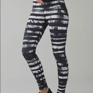 Lululemon Wunder Under Shady Palms Print Leggings Sz 8- Black And White Zebra